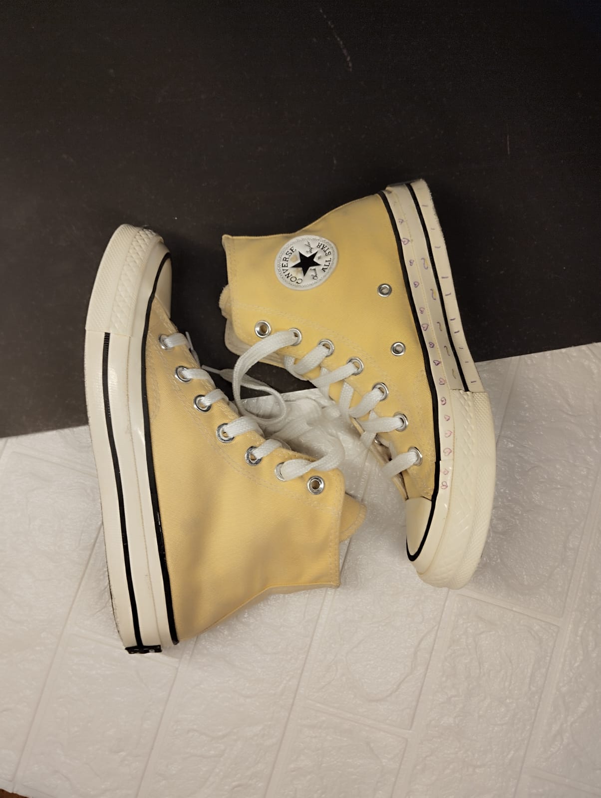 Butter yellow high rise taylor chuck