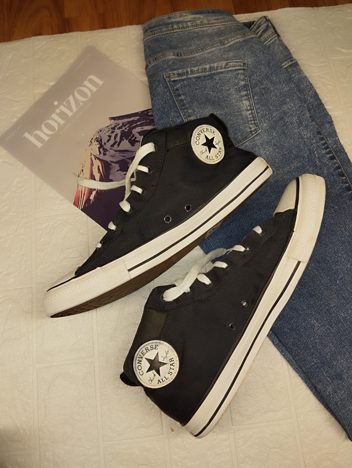 Black ankle cut converse