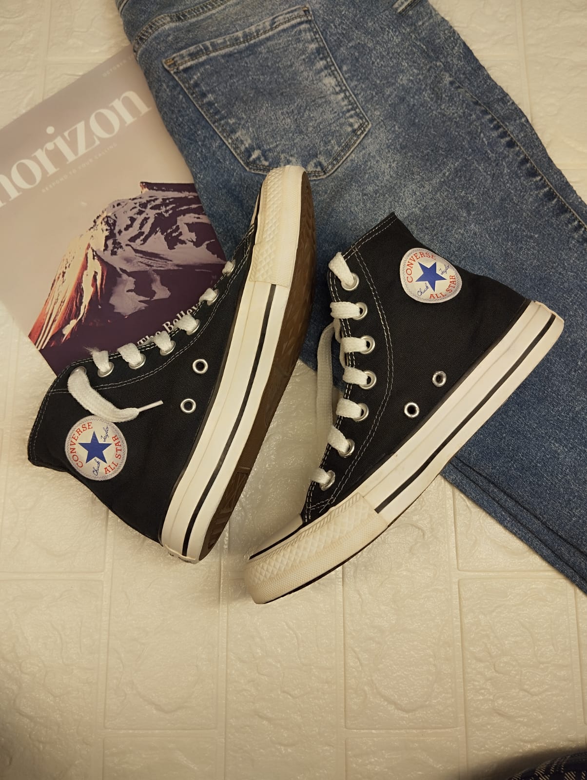 Black high rise converse