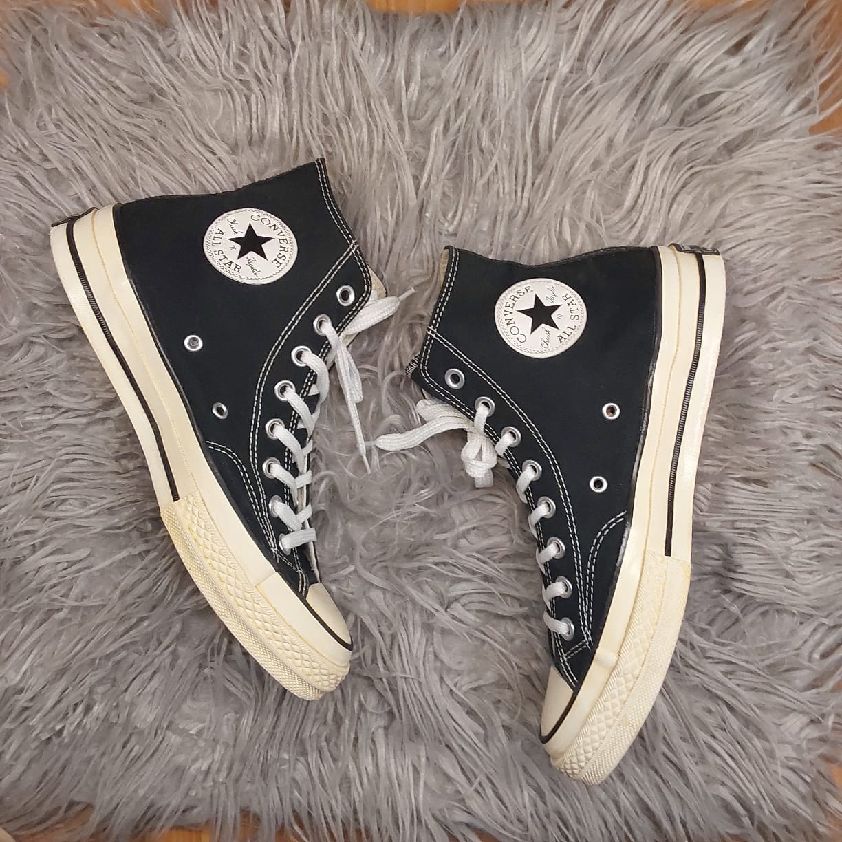 Black high rise taylor chuck