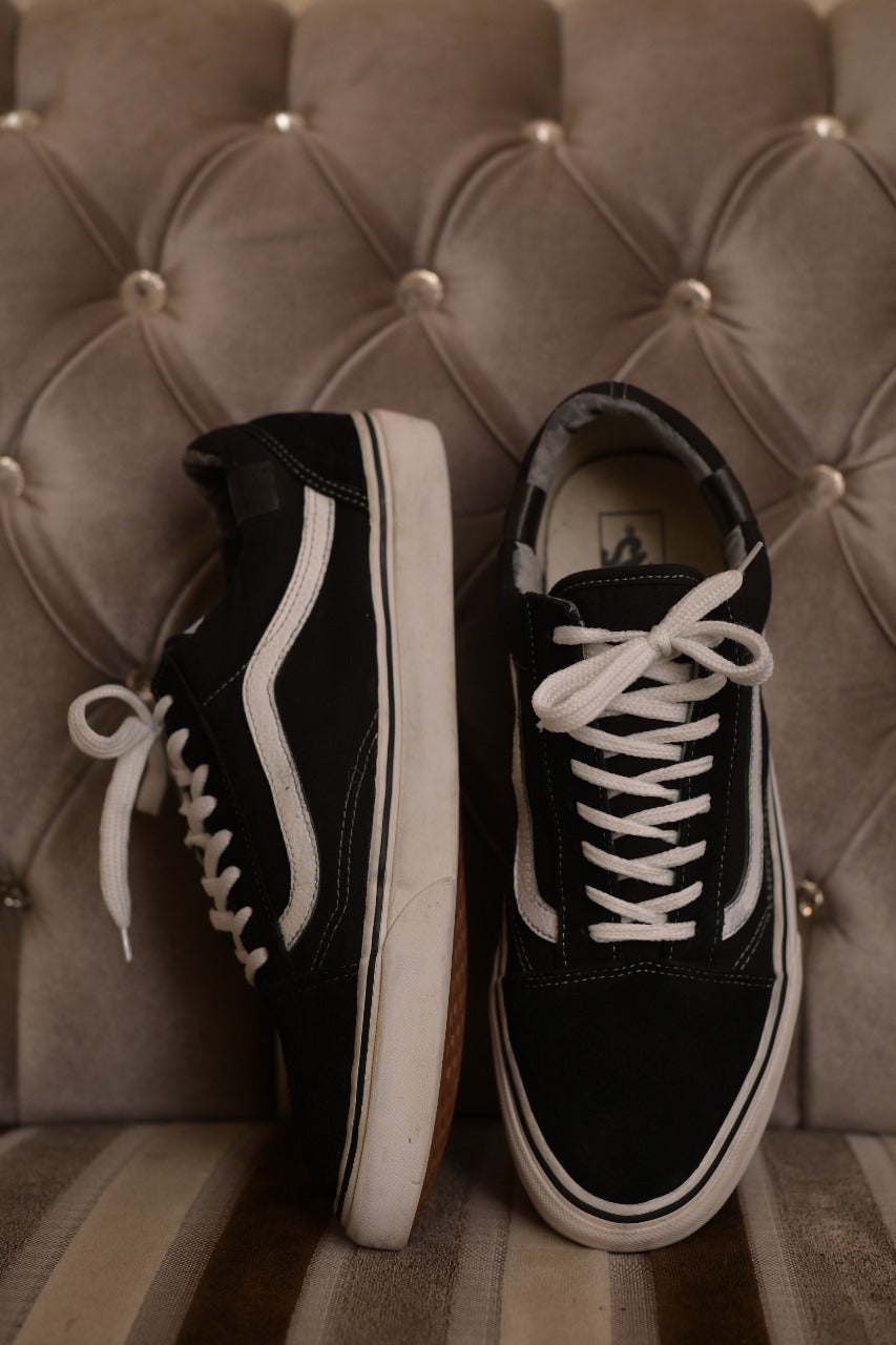 Black low rise vans