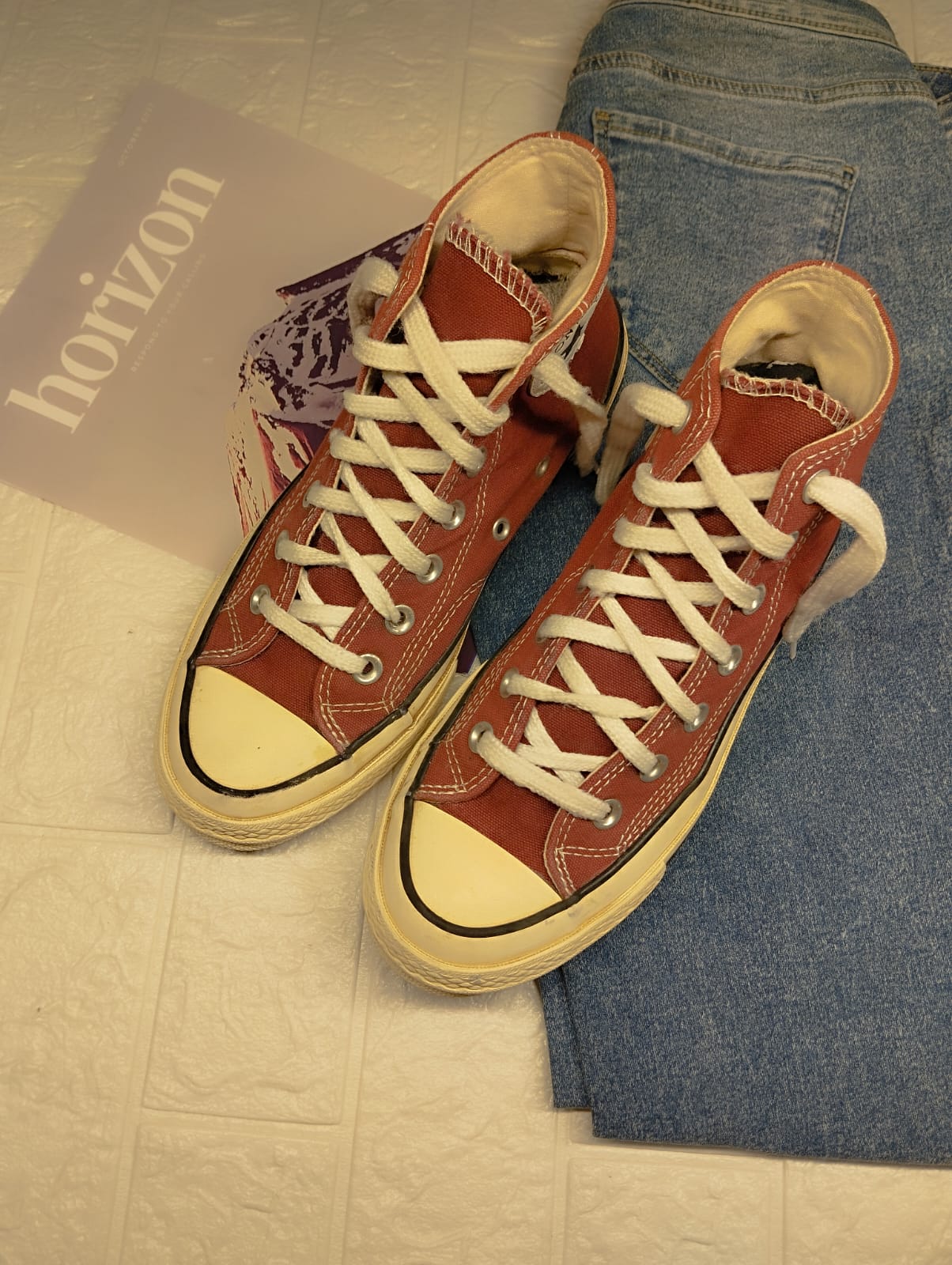 Burgundy high rise taylor chuck