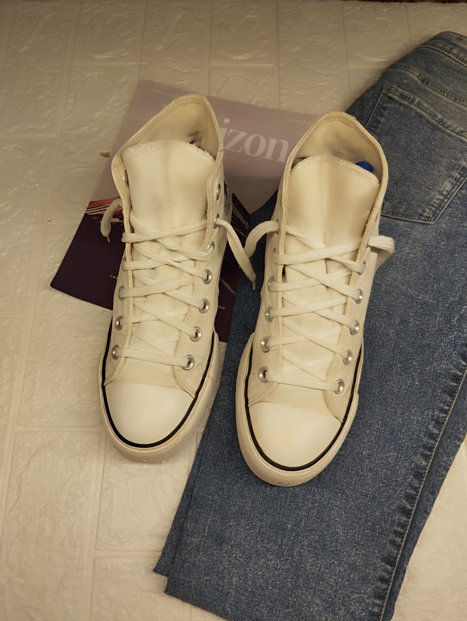 White high rise platform