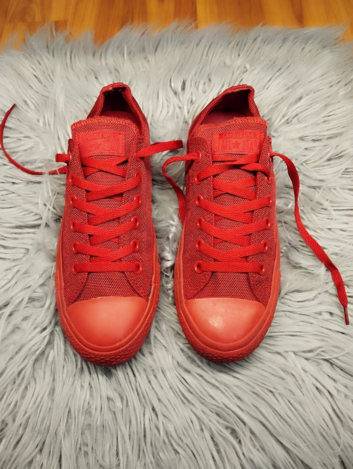 Full red low rise converse