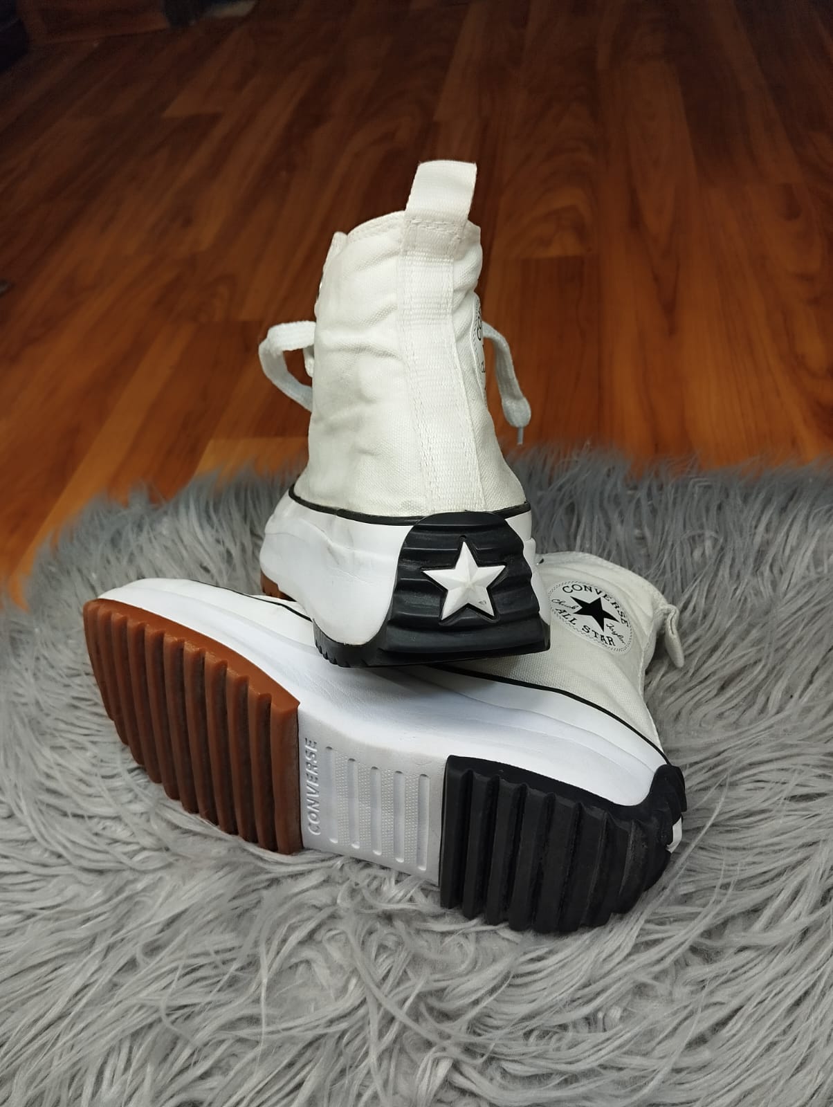 White high rise chunky