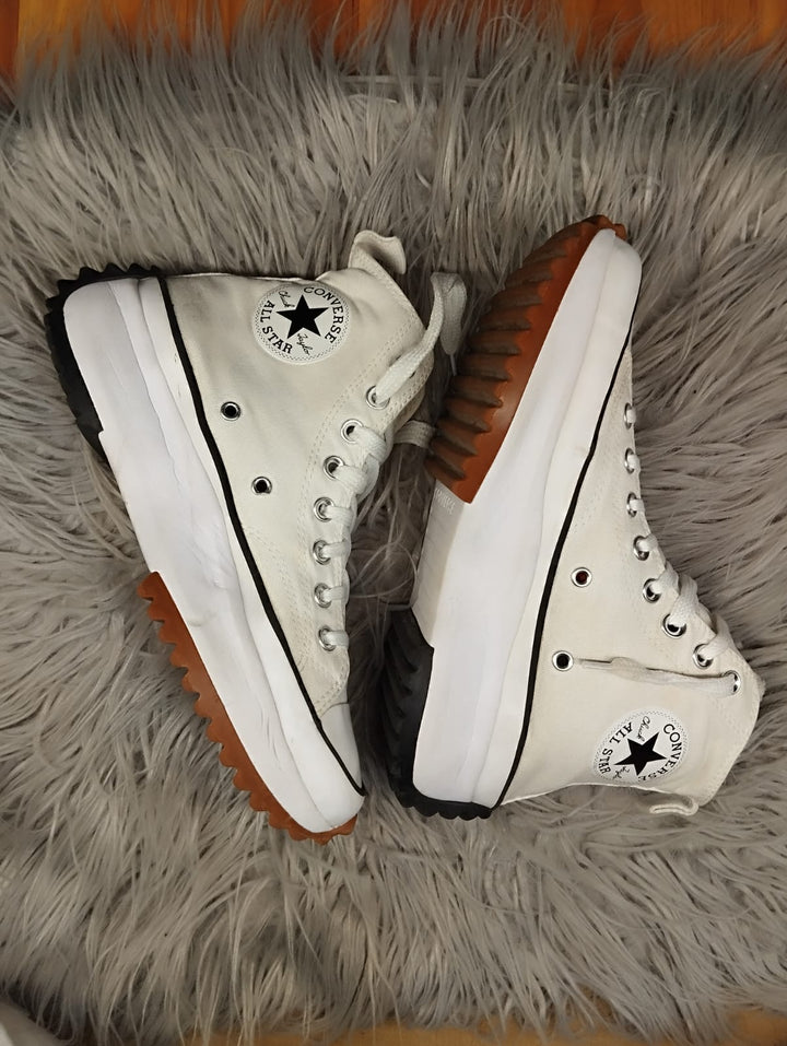White high rise chunky