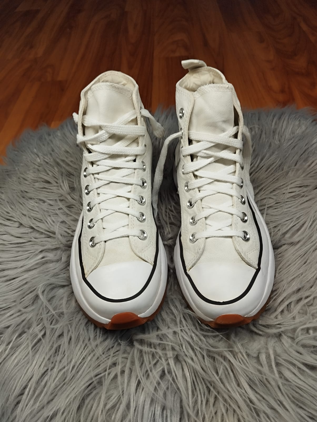 White high rise chunky