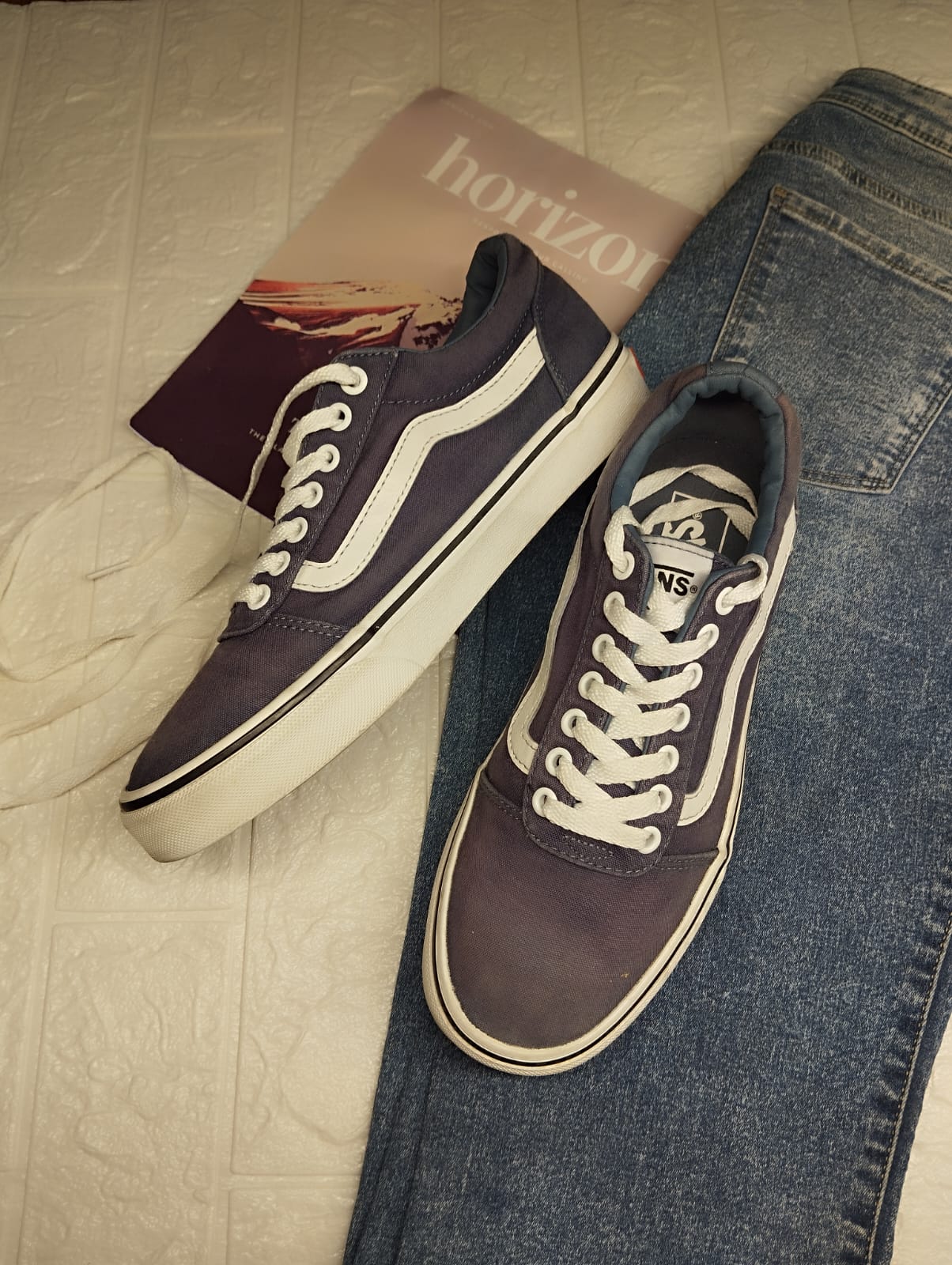 Navy blue low rise vans