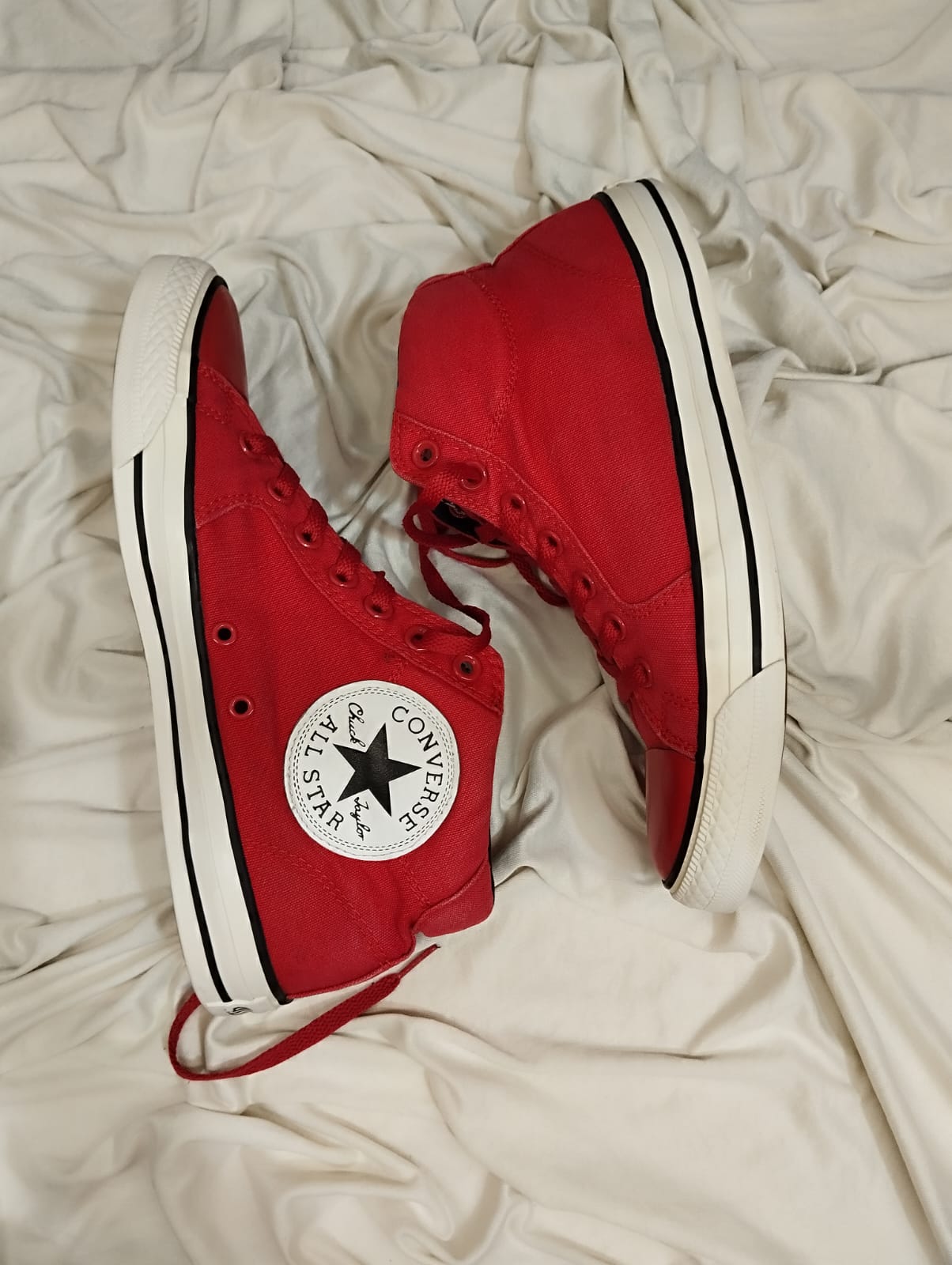 Red ankle cut converse