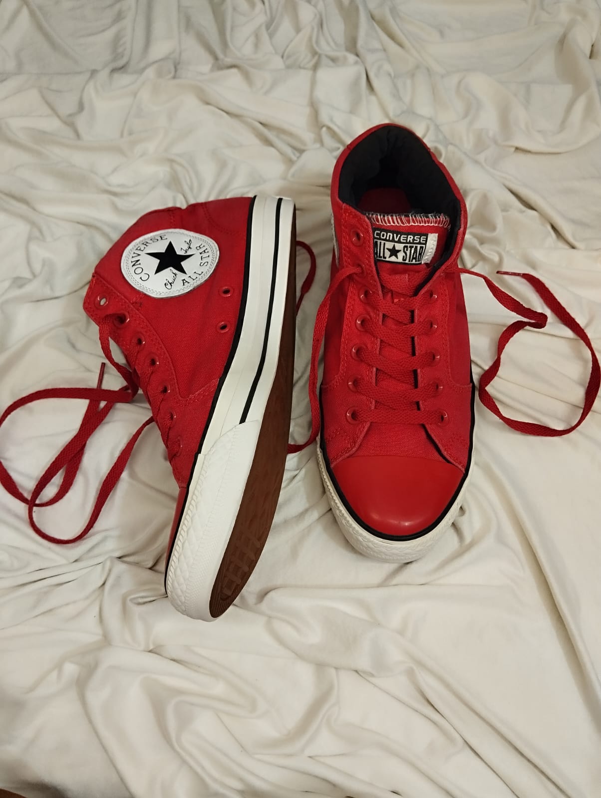 Red ankle cut converse