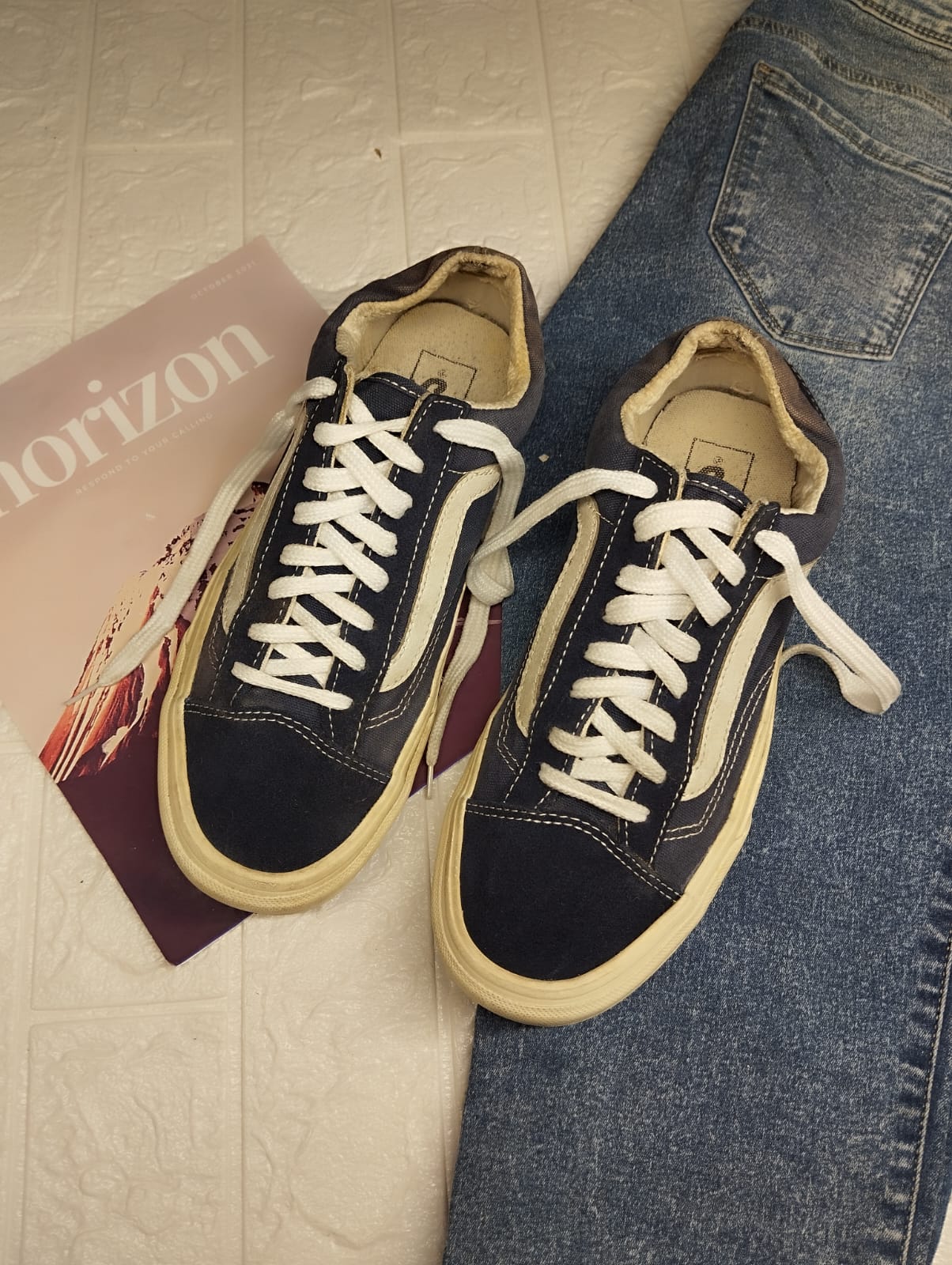 Navy blue low rise vans