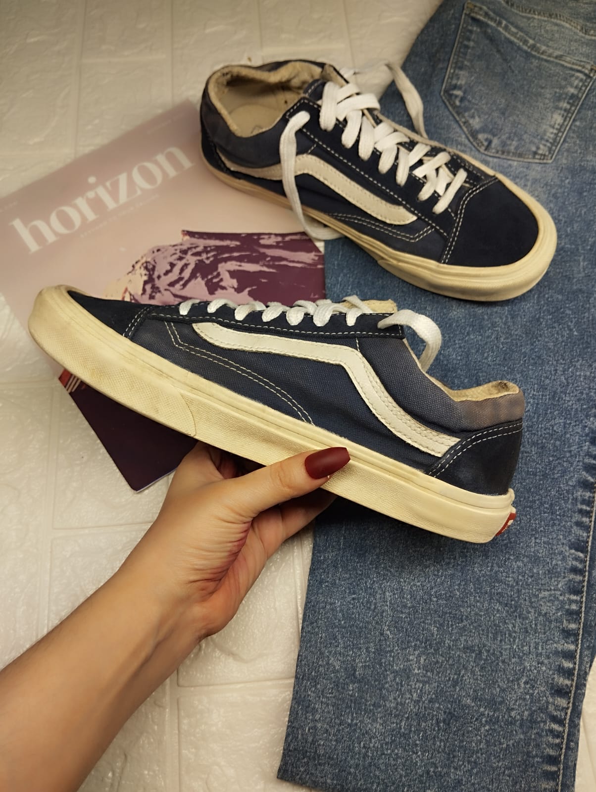Navy blue low rise vans