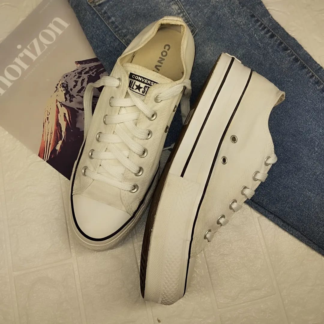 Full white low rise platform