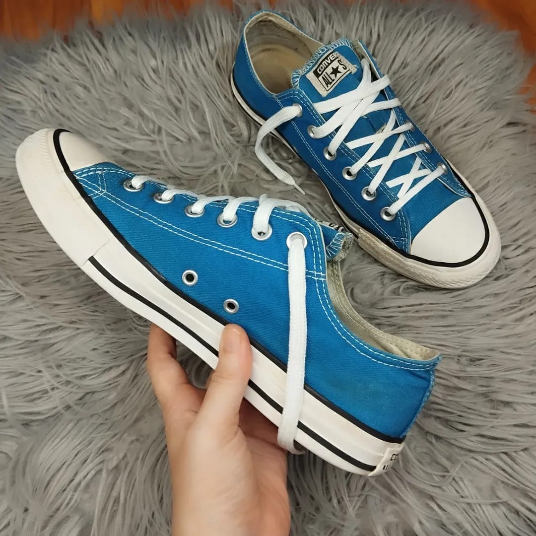 Blue low rise converse