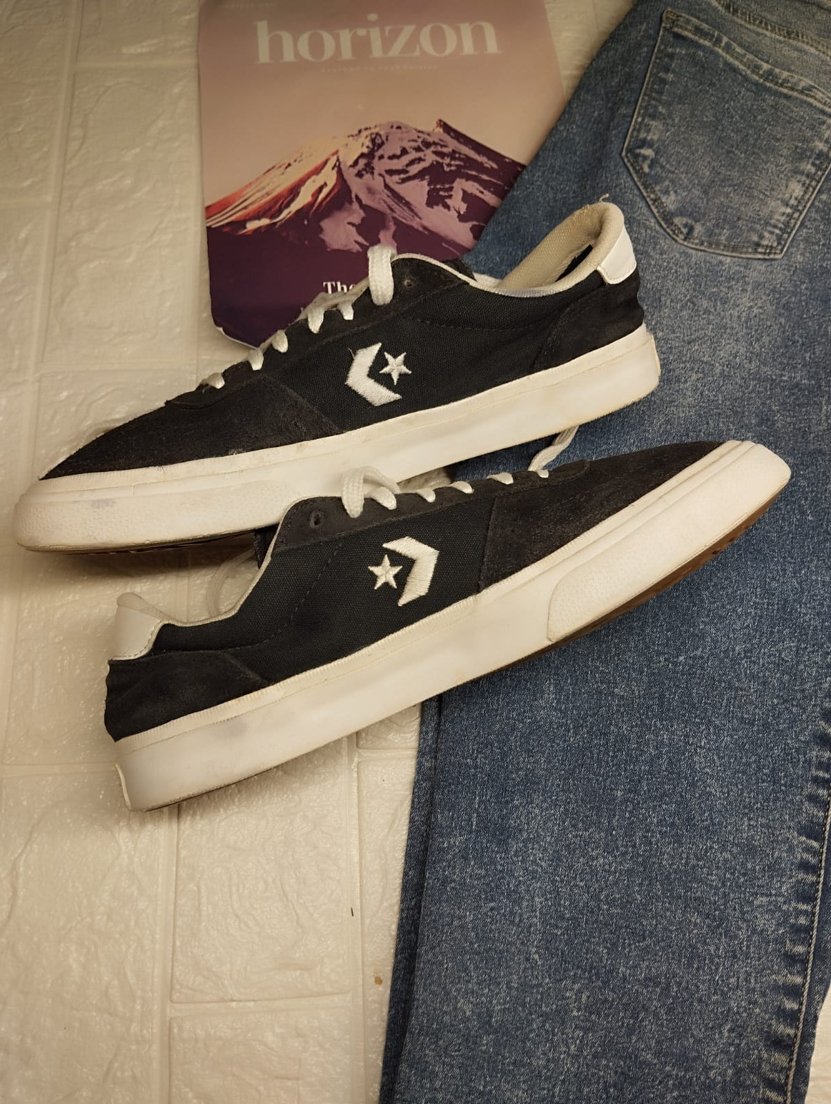 Black star low rise converse