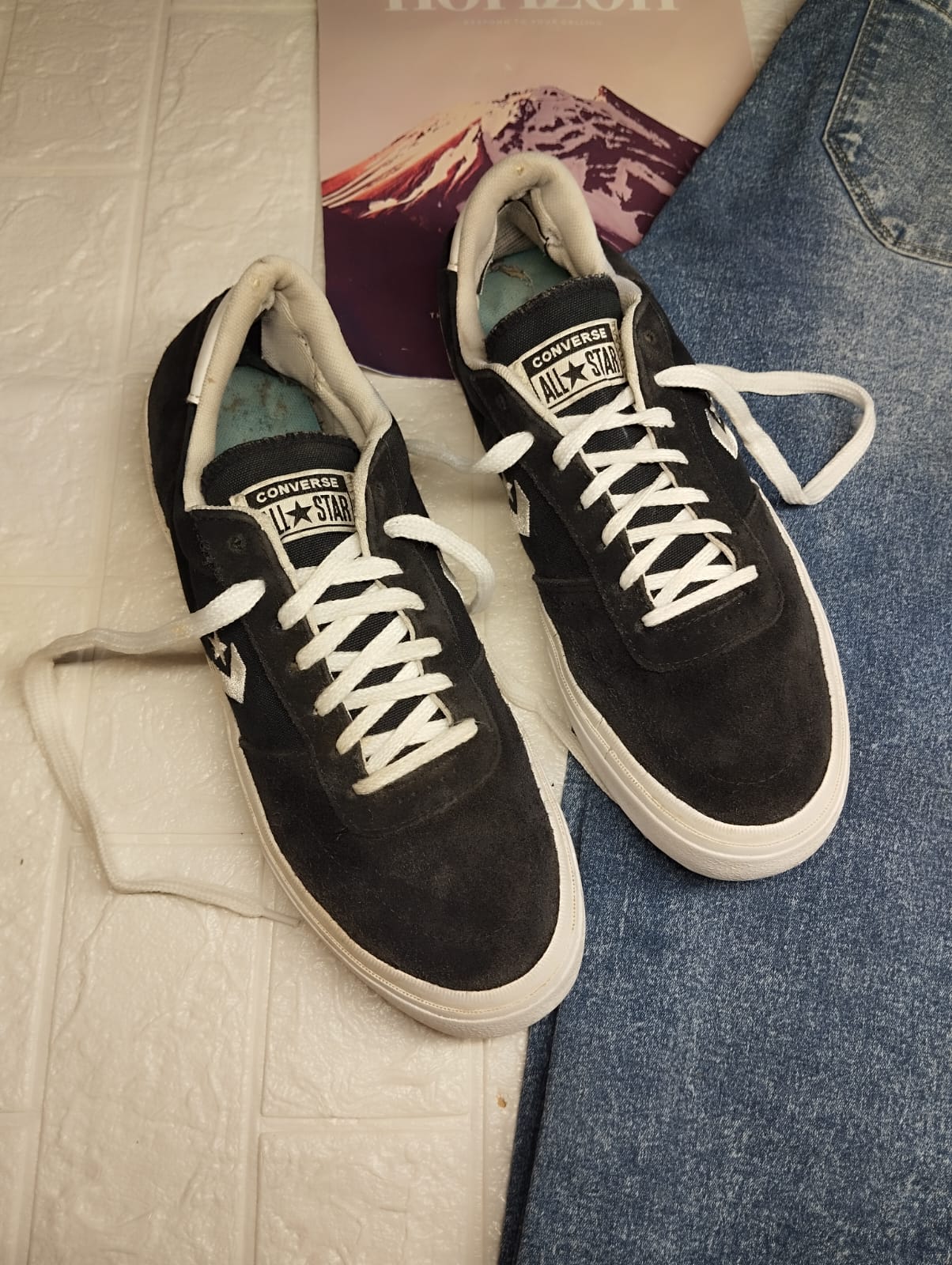 Black star low rise converse