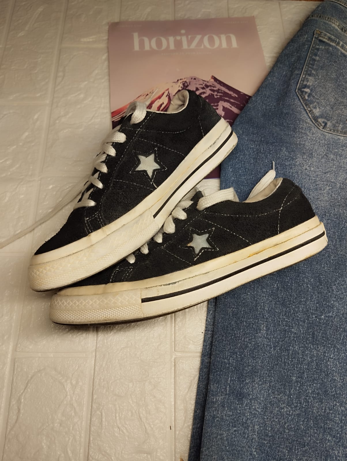 Black star low rise converse