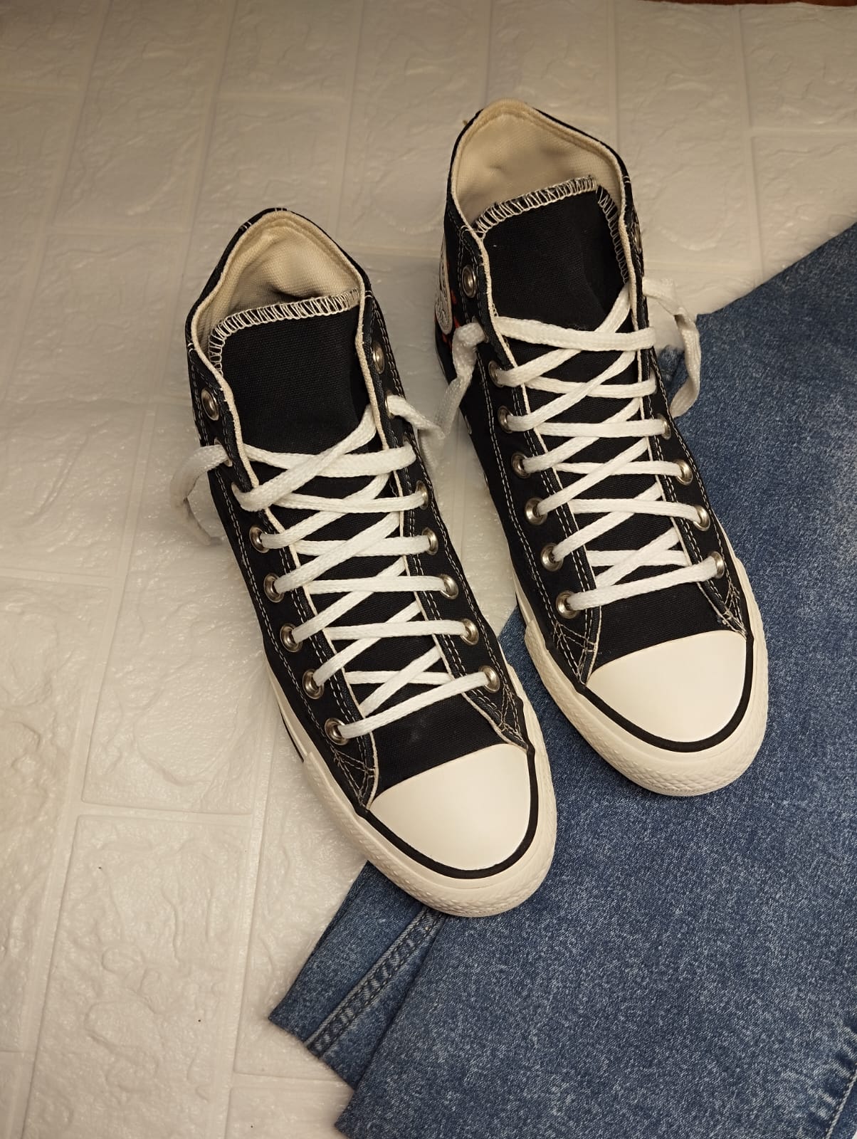 Black heart high rise converse