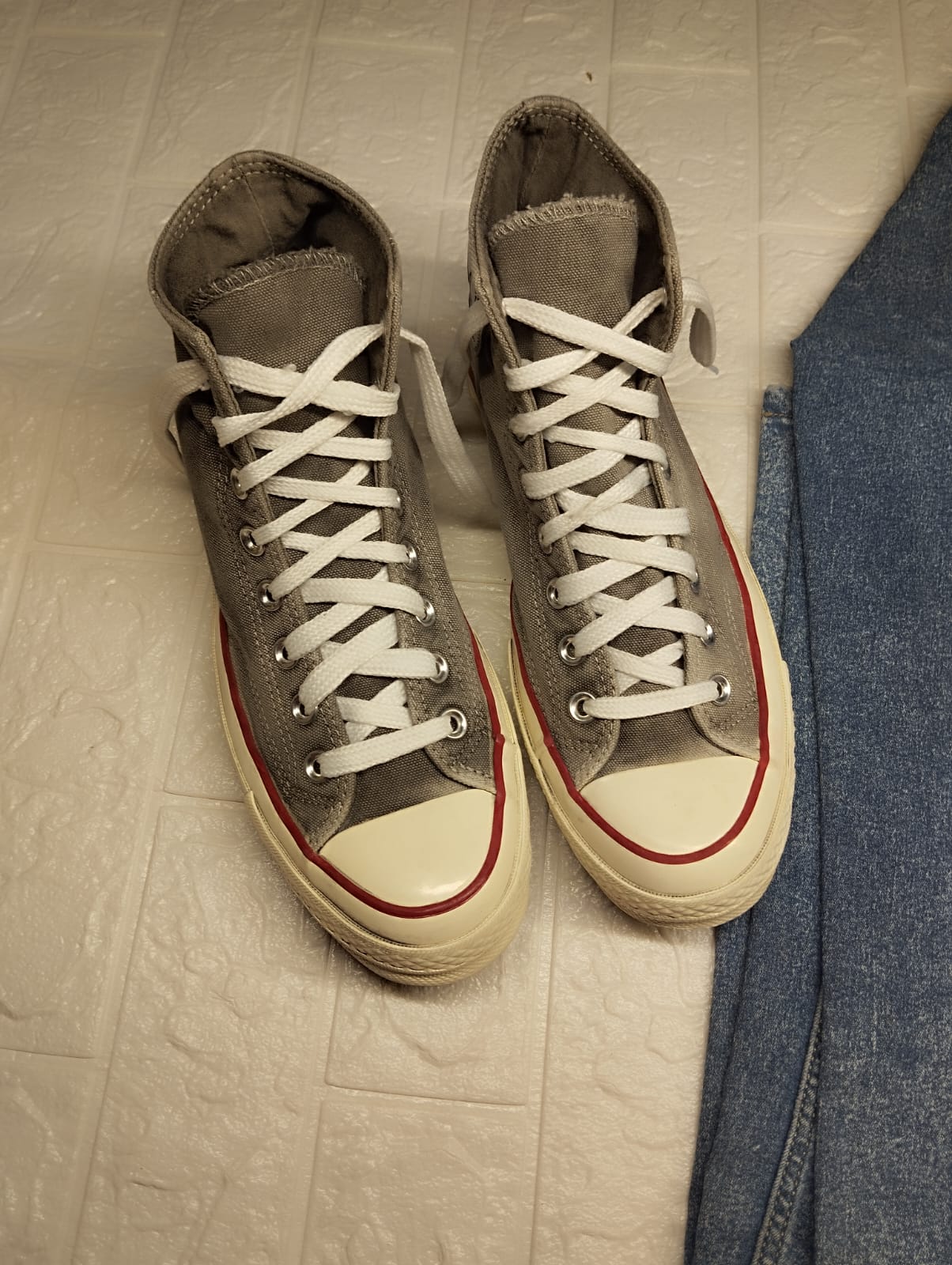 Grey high rise converse