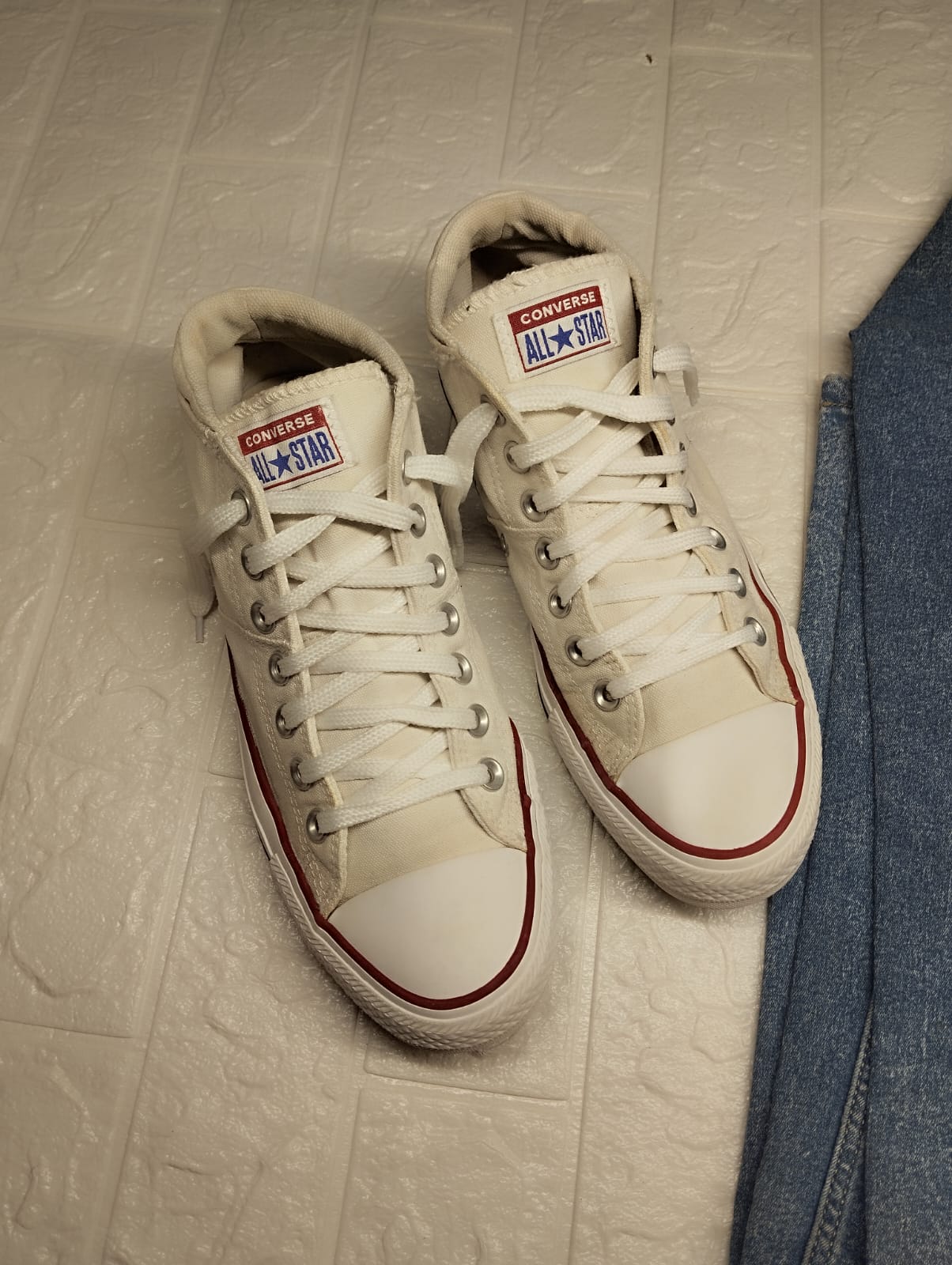 White ankle cut converse