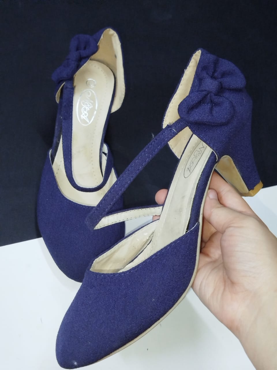 Navy blue heel