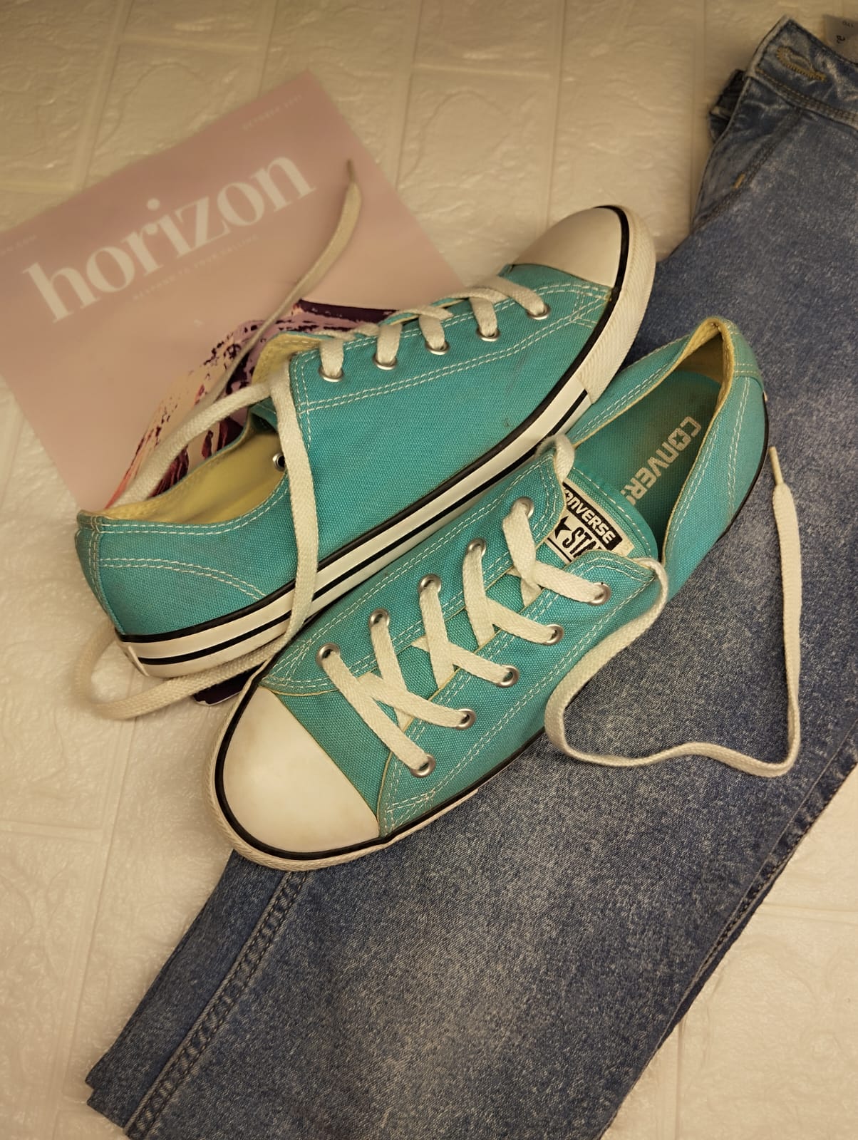 Turquoise low rise converse