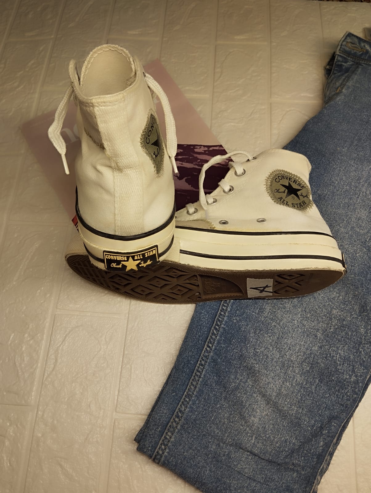 White black logo high rise converse