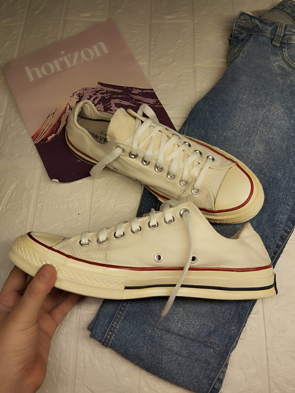 White low rise taylor chuck