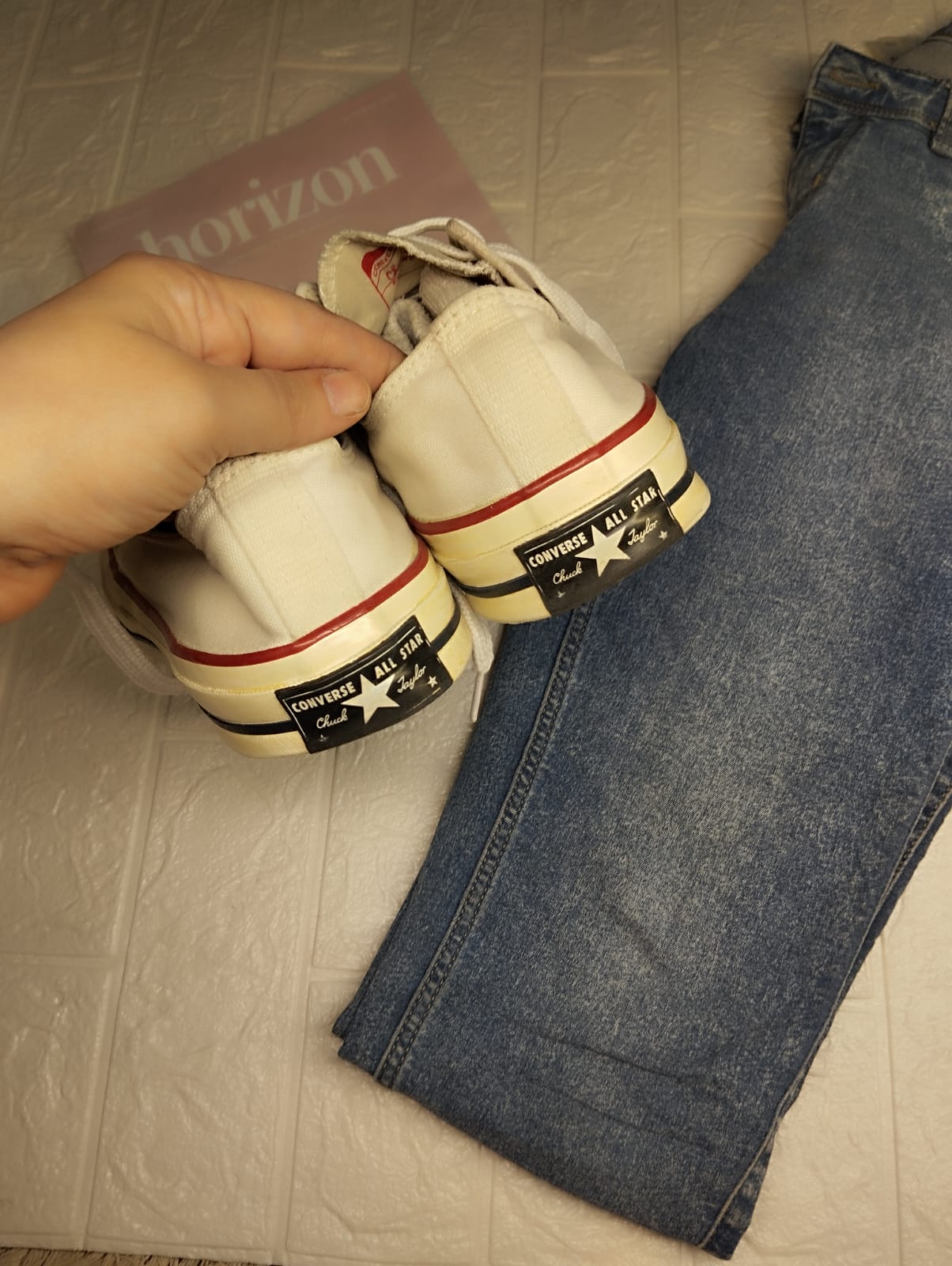 White low rise taylor chuck