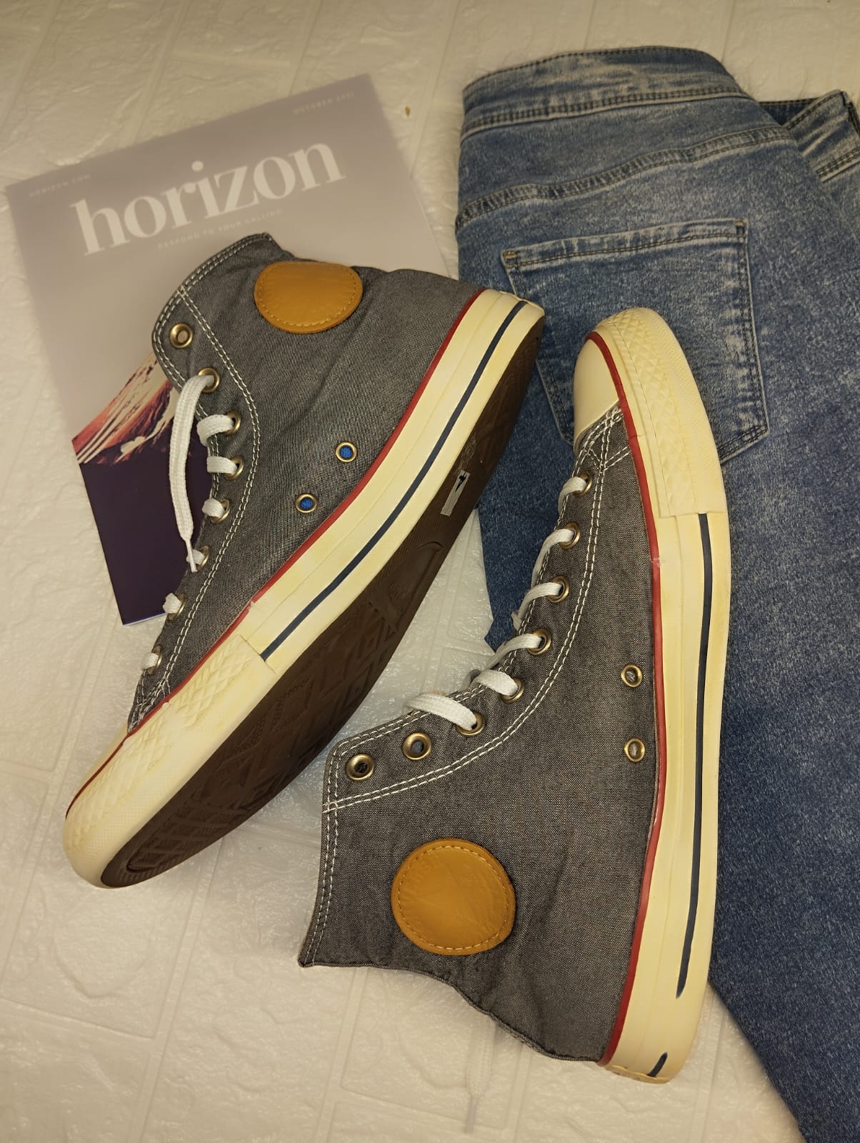 Grey and brown tag high rise converse