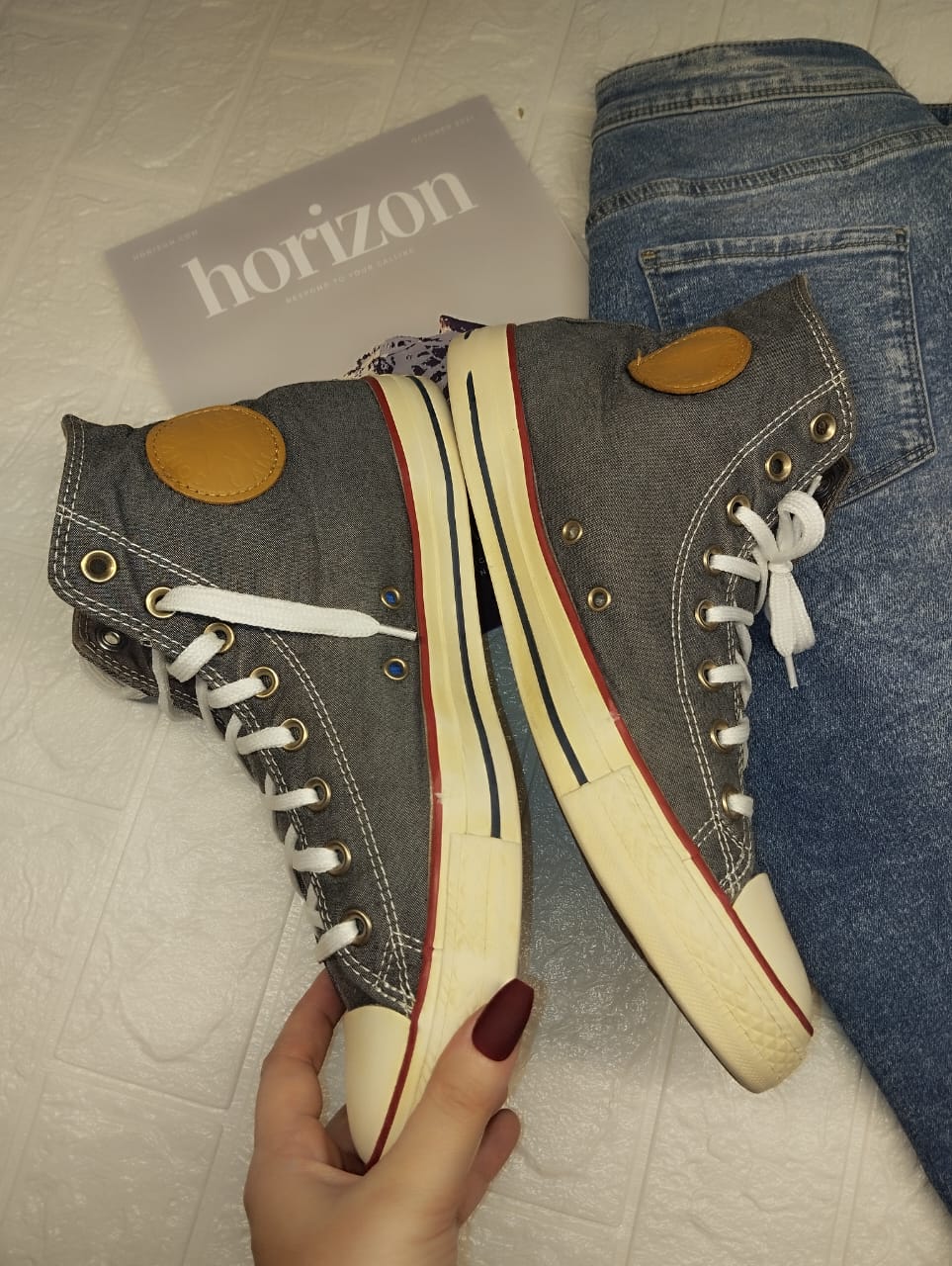 Grey and brown tag high rise converse