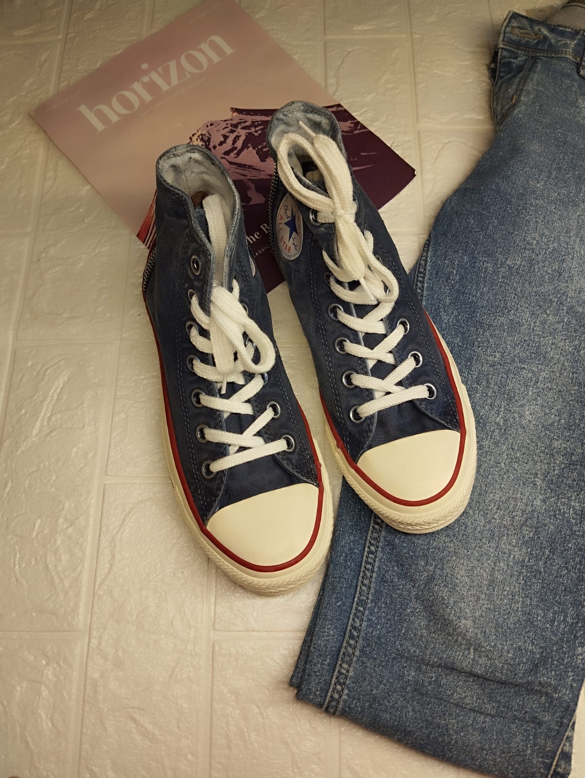 Navy blue zipper high rise converse
