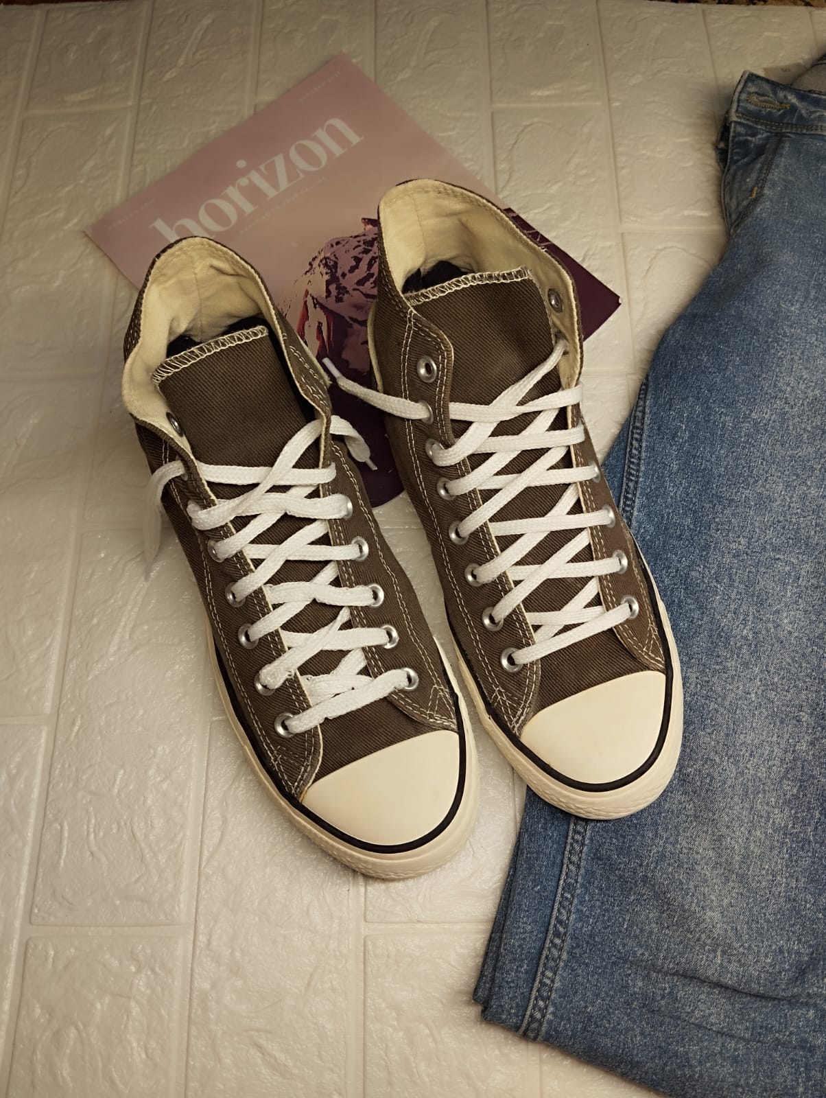 Brown high rise converse
