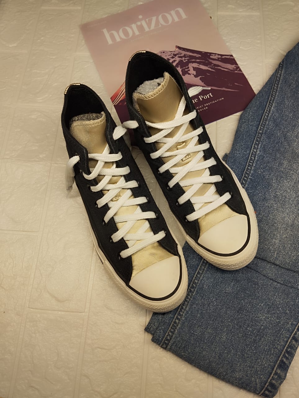 Black and silver high rise converse