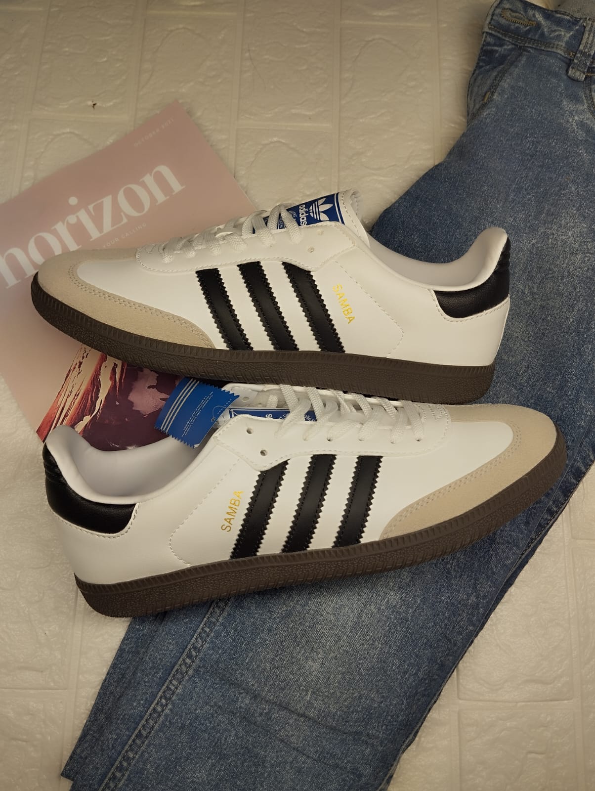 White stripped sambas