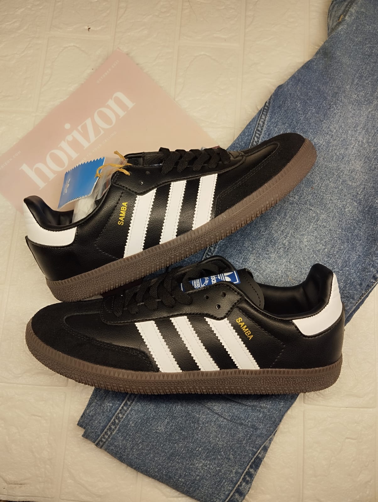 Black stripped sambas