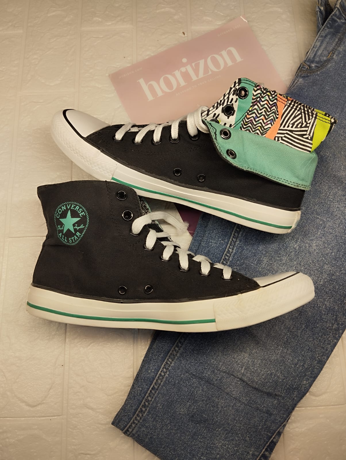 Black and green printed high rise converse