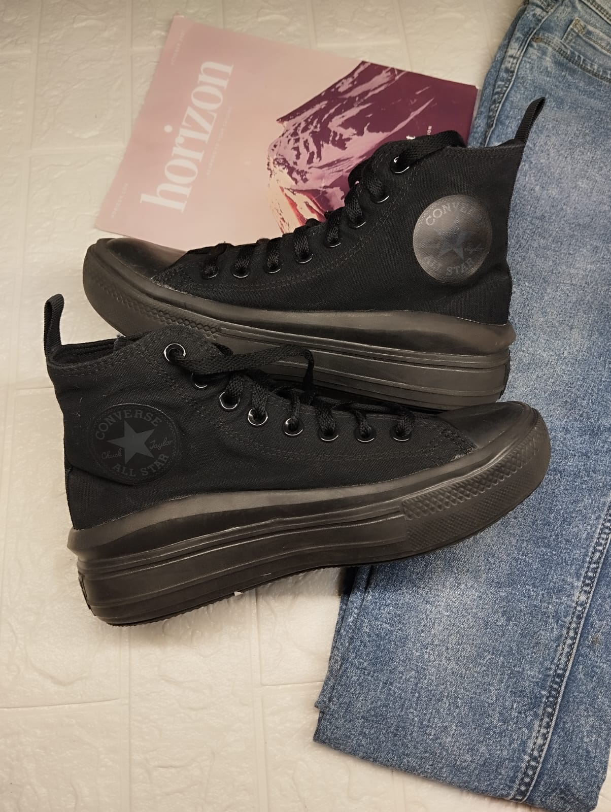 Full black wave platform