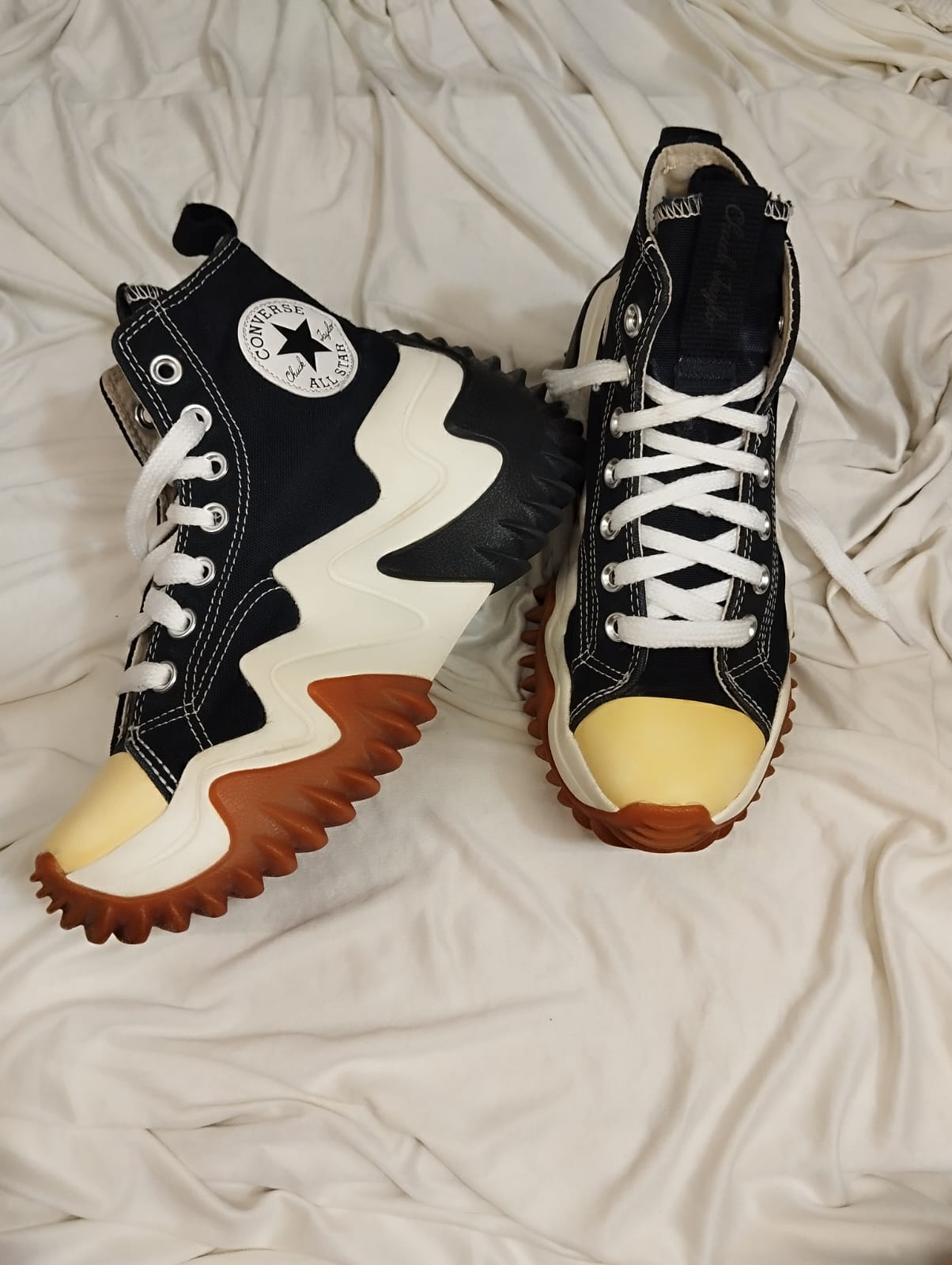 Black high rise wave chunky