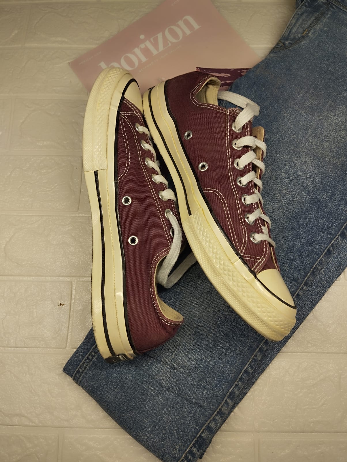 Burgundy low rise taylor chuck