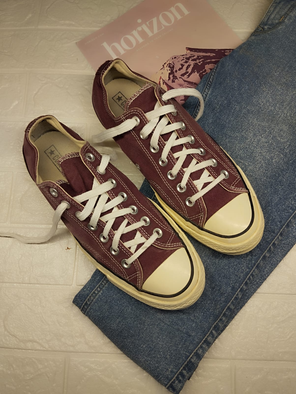 Burgundy low rise taylor chuck
