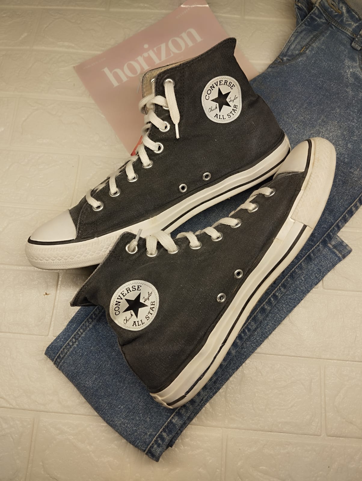 Black logo high rise converse