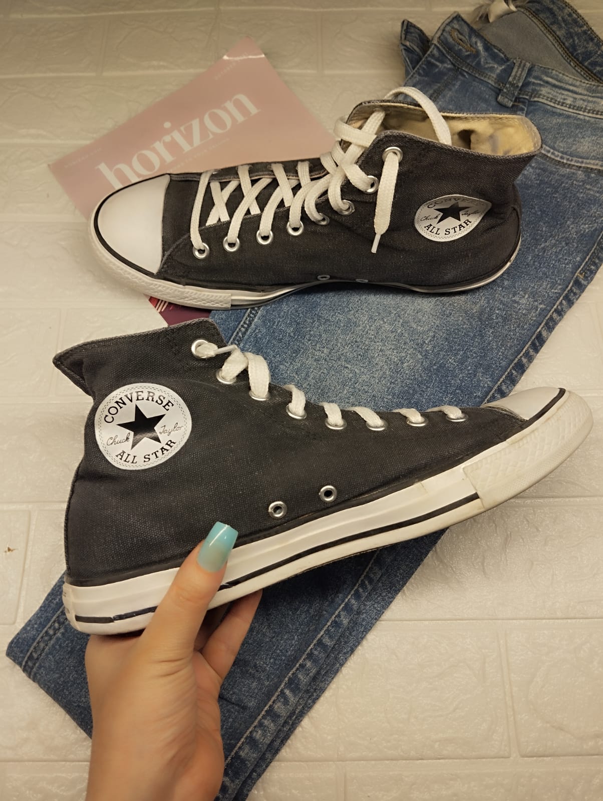 Black logo high rise converse