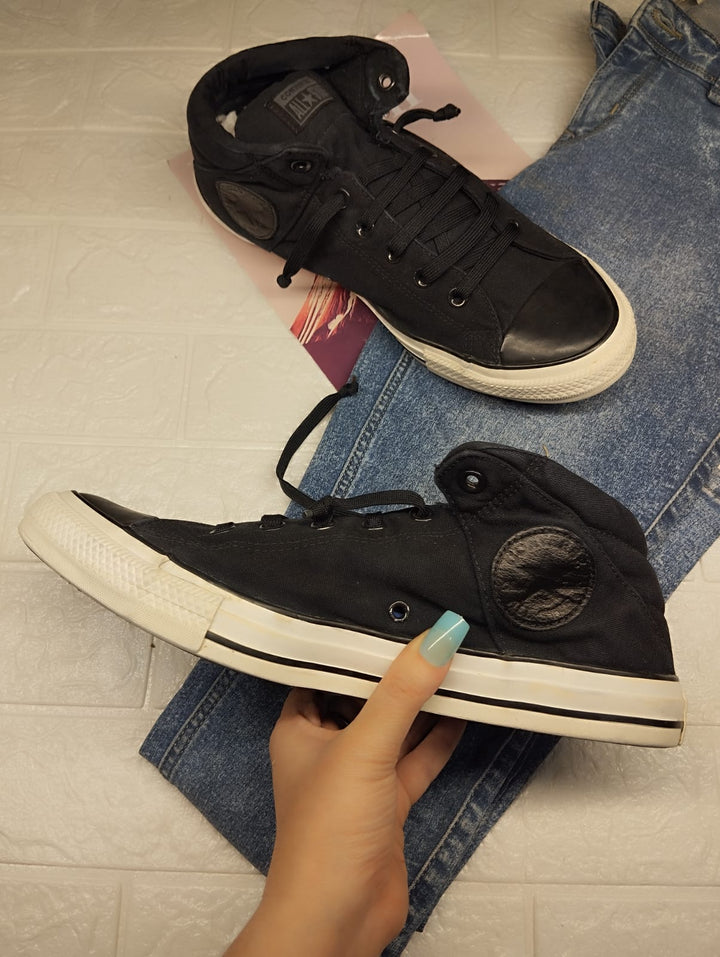 Full black ankle cut converse
