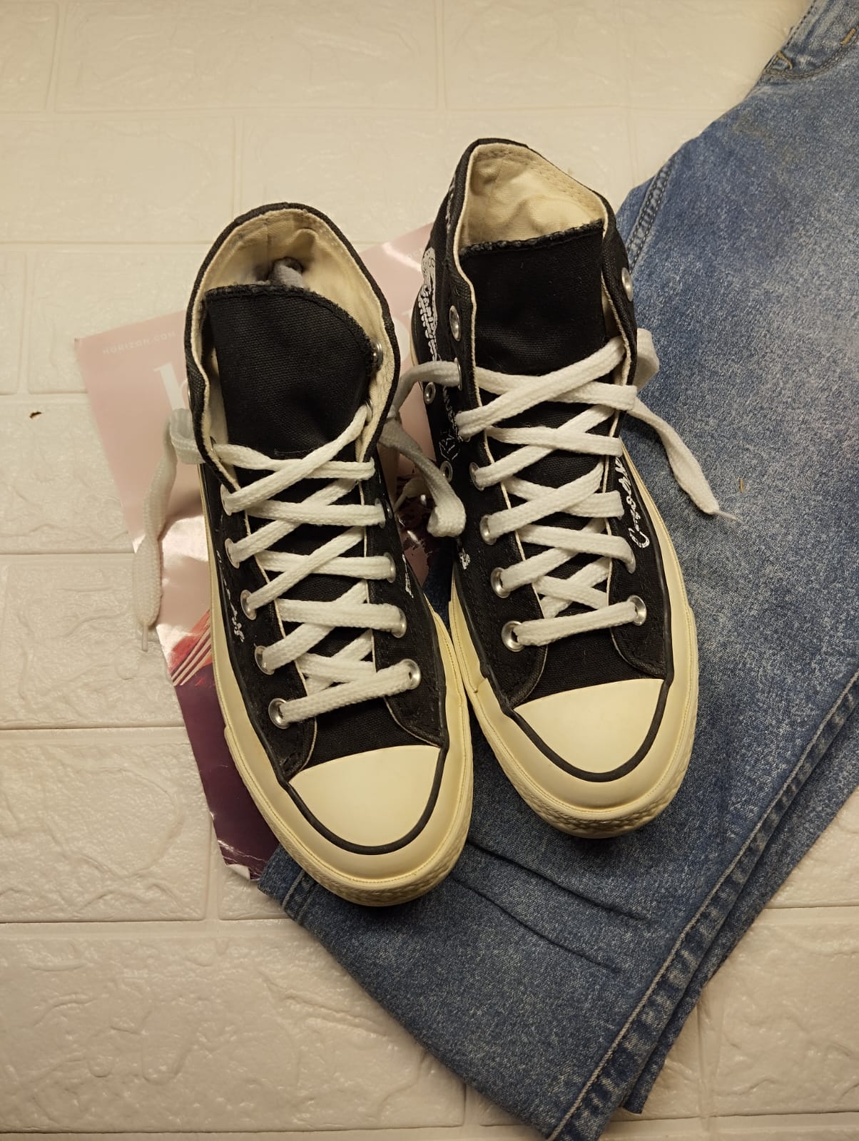 Black and white high rise taylor chuck