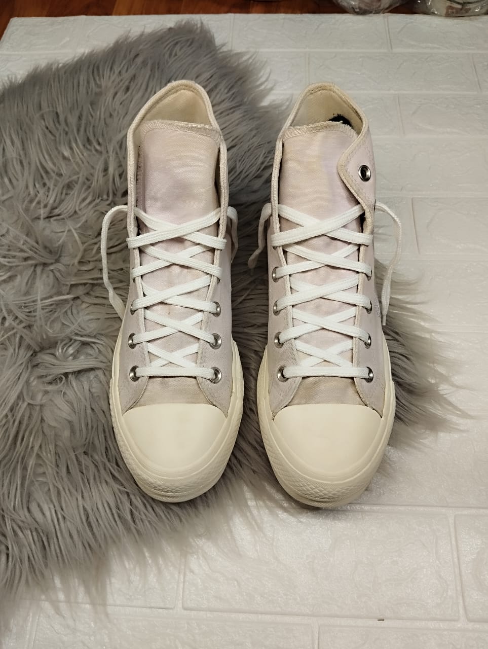 Pink and purple high rise platform