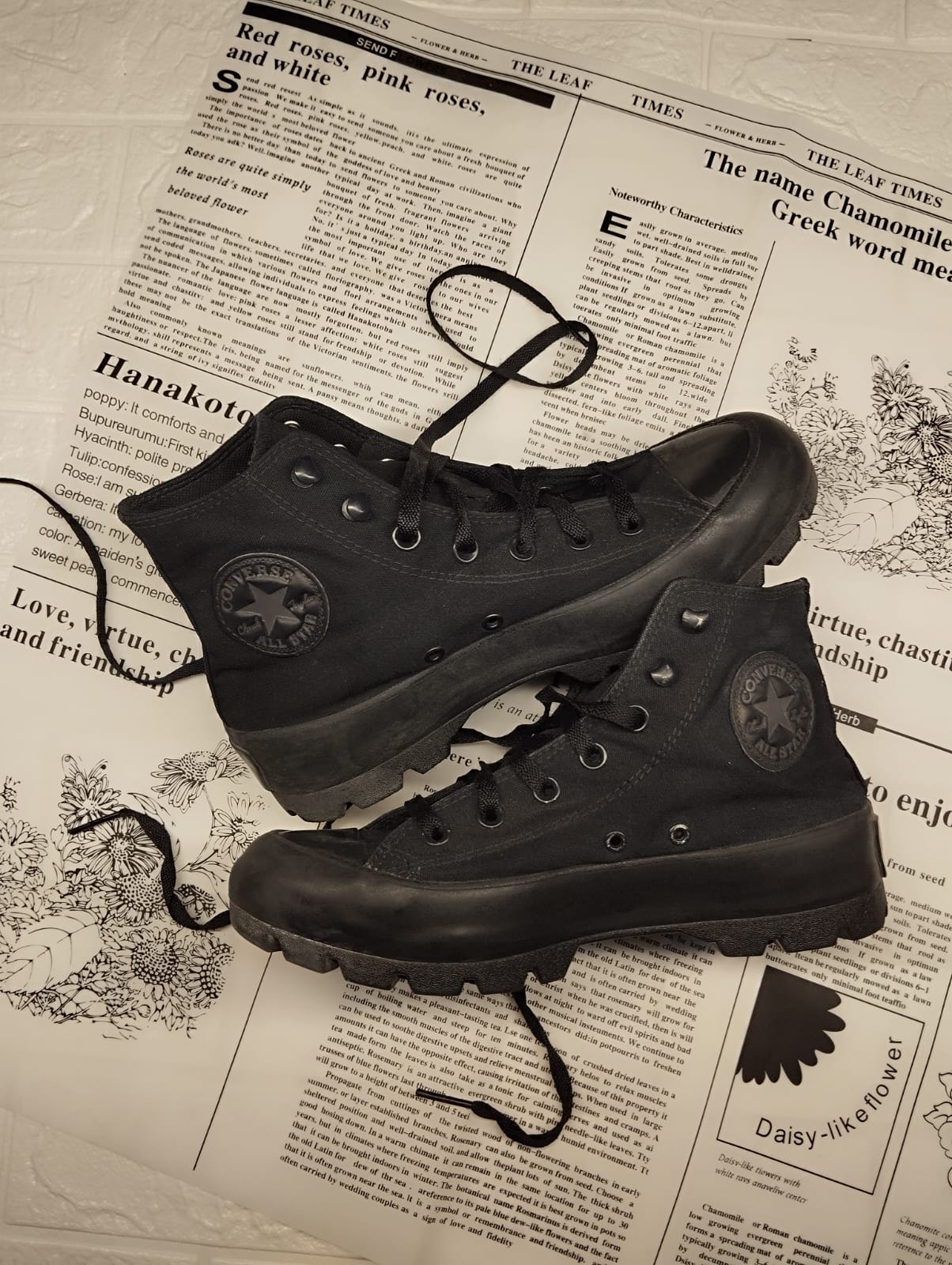 Full black high rise platform