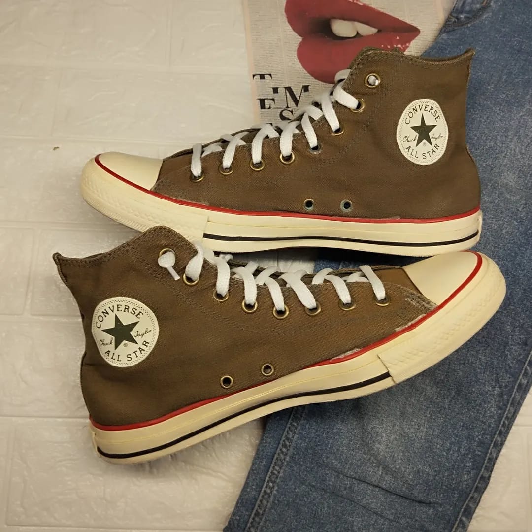 Green high rise converse (red line) condition 8/10