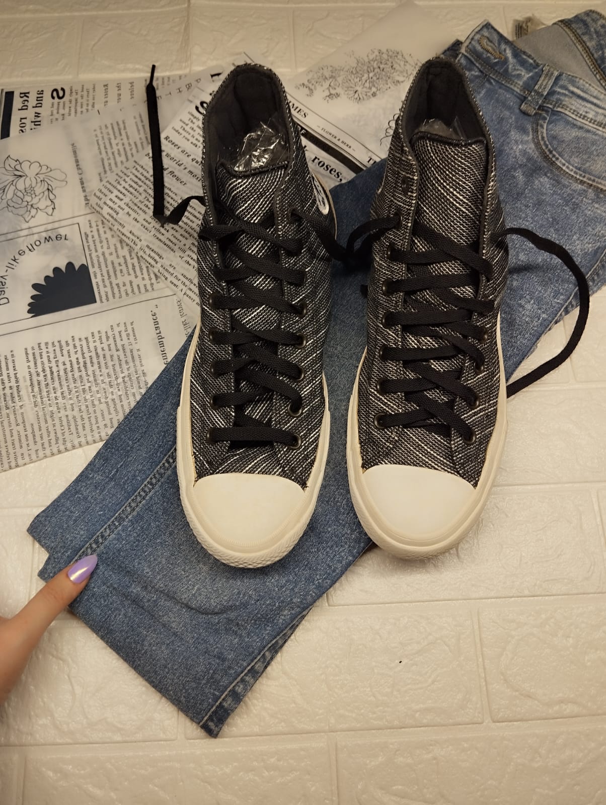 Grey stripped high rise converse