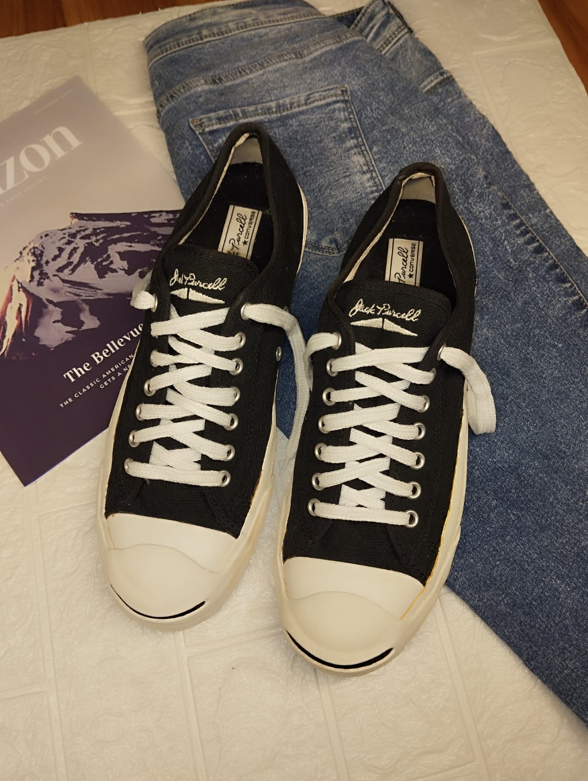 Black and white low rise converse